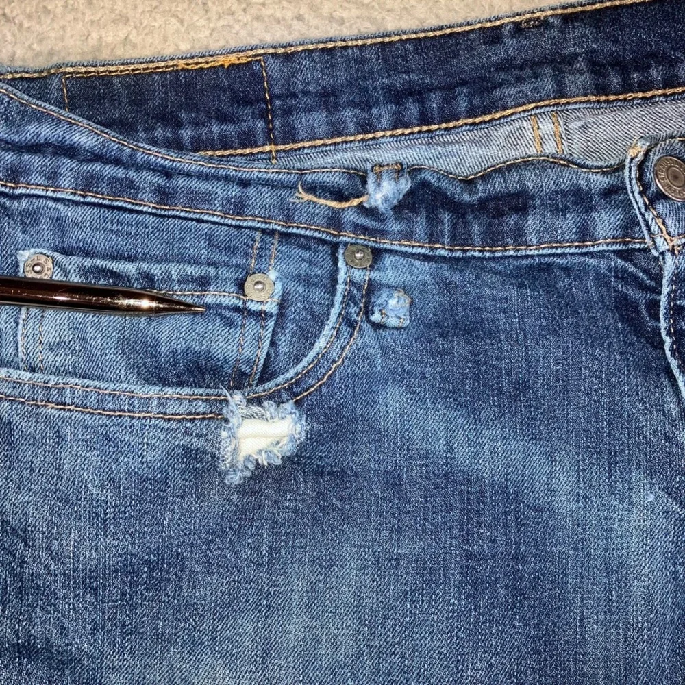 Levi 514 Straight Fit Jeans Mens 34x30 Blue Grunge Distressed Dark Wash Utility